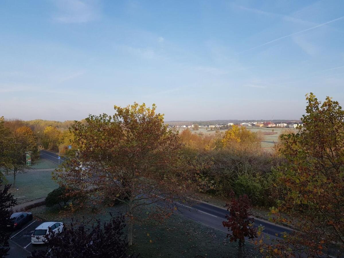 Wohnung Am Landschaftsschutzgebiet, 3 Zimmer, Mietvertrag Obligatorisch Halle  Exterior photo